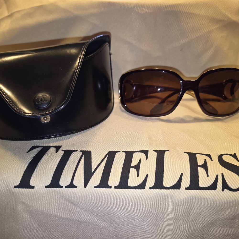 Chanel Elegant Black and Brown Sunglasses - Picture 2 of 6